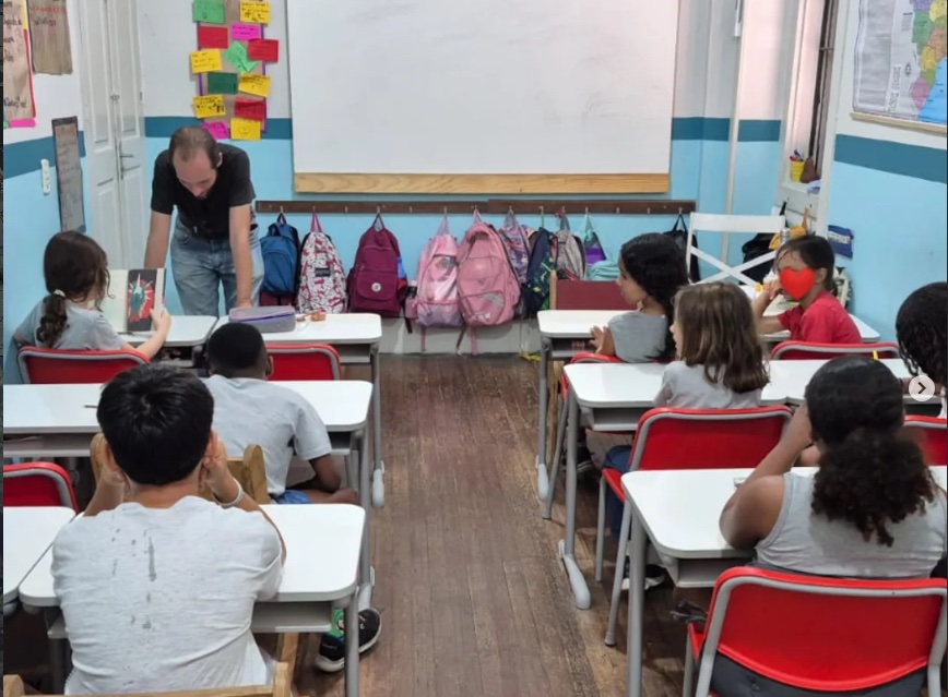 A mostra guiada pelas crianças